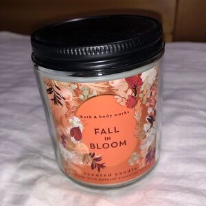 Bath & Body Works Fall in Bloom Single Wick Candle